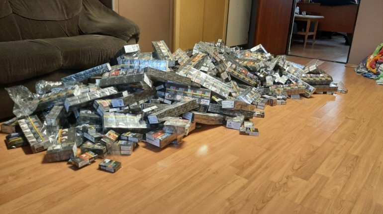 Több ezer doboz cigarettát és több százezer forintot loptak