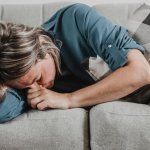 Miért vagyunk állandóan fáradtak? A mentális túlterhelés 5 jele