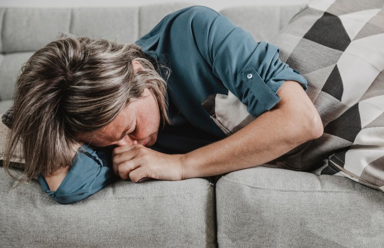 Miért vagyunk állandóan fáradtak? A mentális túlterhelés 5 jele