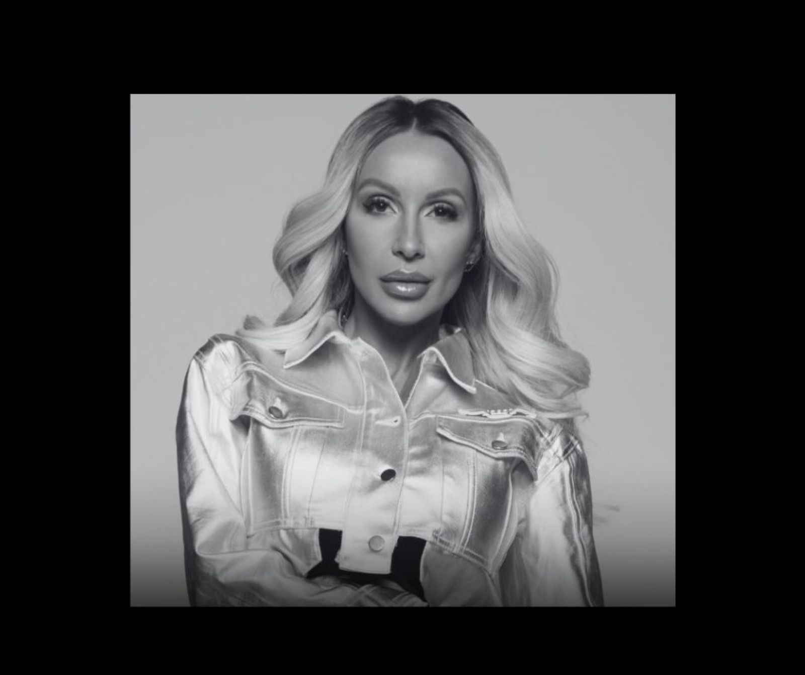 Meghalt Jákli Mónika – A 31 éves influenszer tragédiája, amely megrázta az egész országot